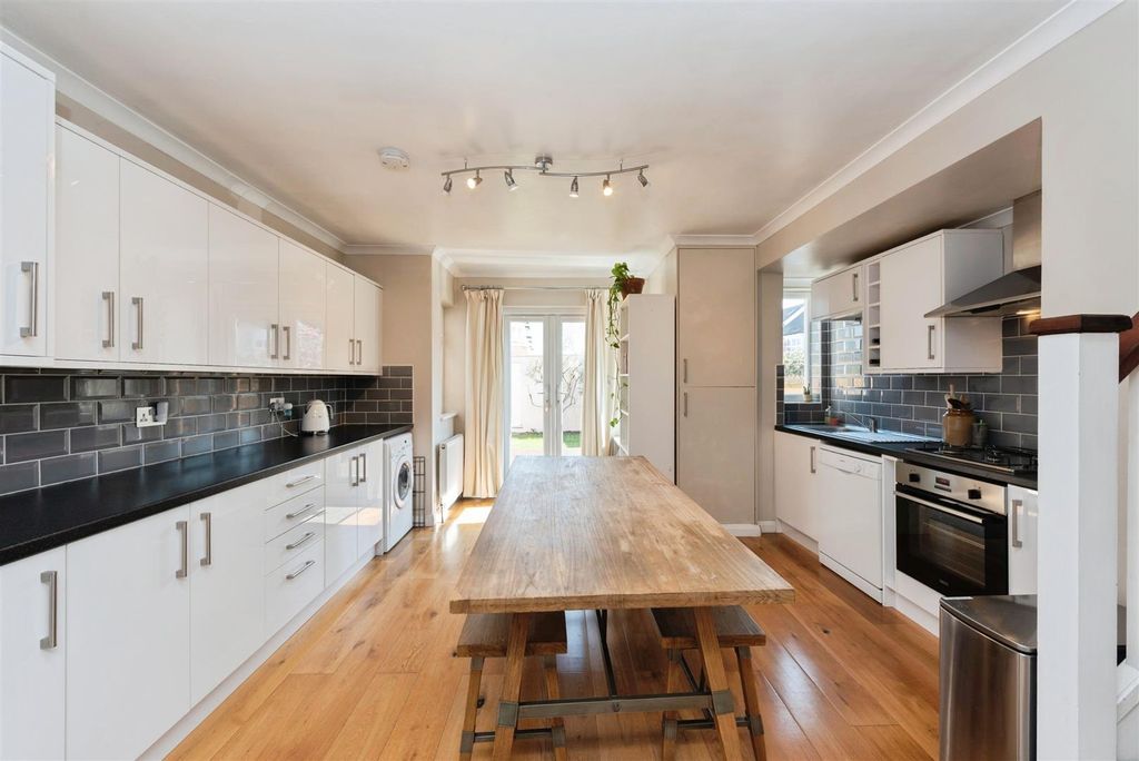 Property photo 3 of 19 Radnor1Of30.Jpg