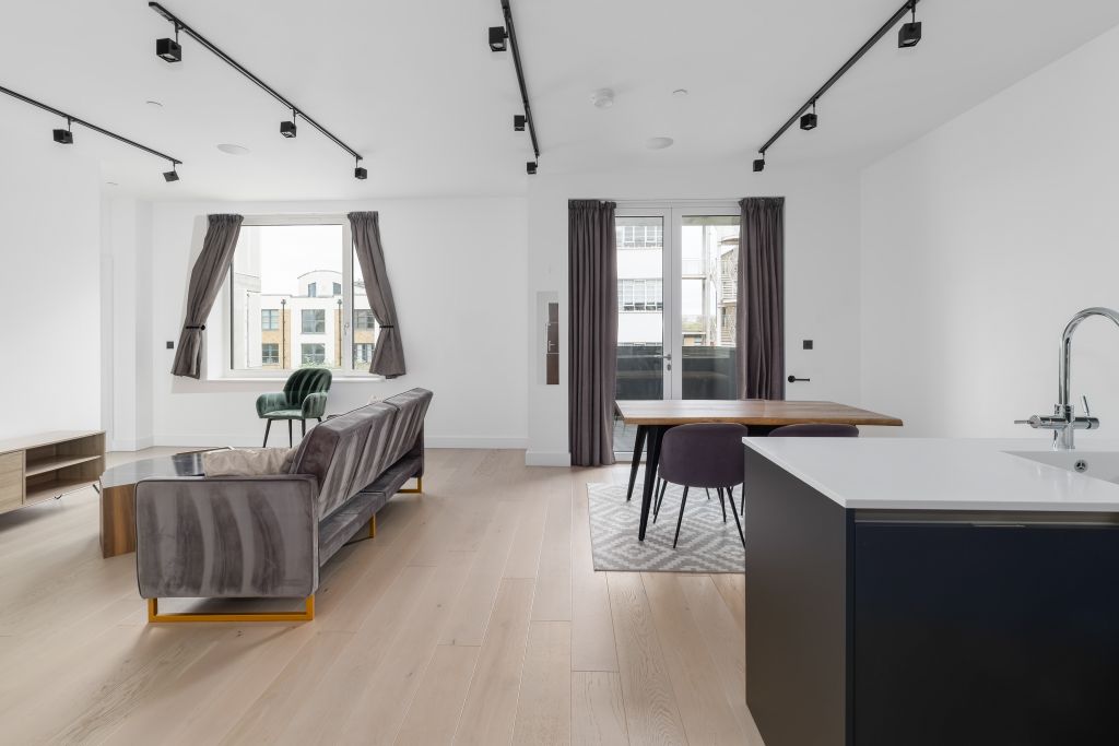 Property photo 3 of 17