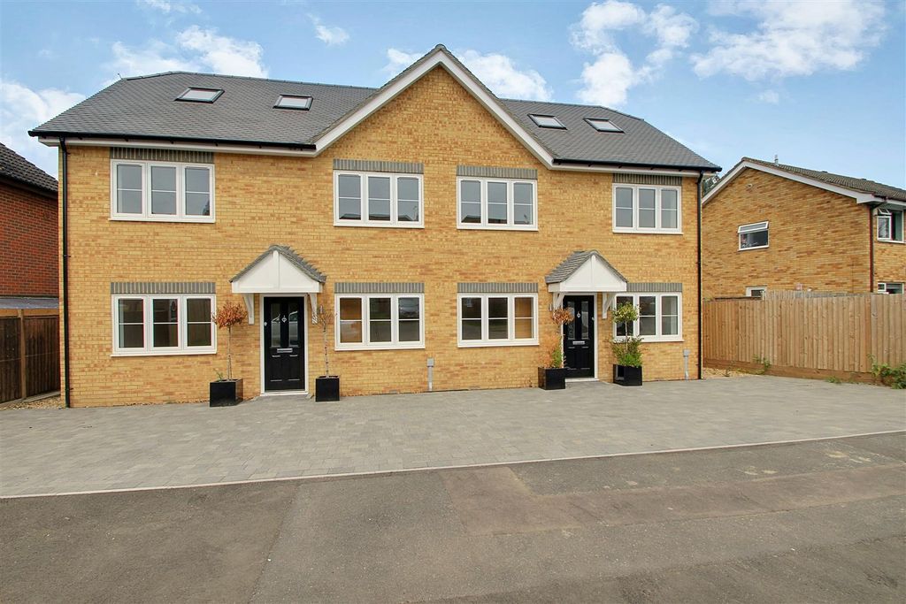 Property photo 1 of 23