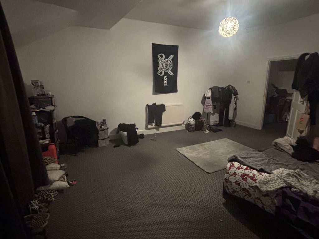 Property photo 2 of 8 Image