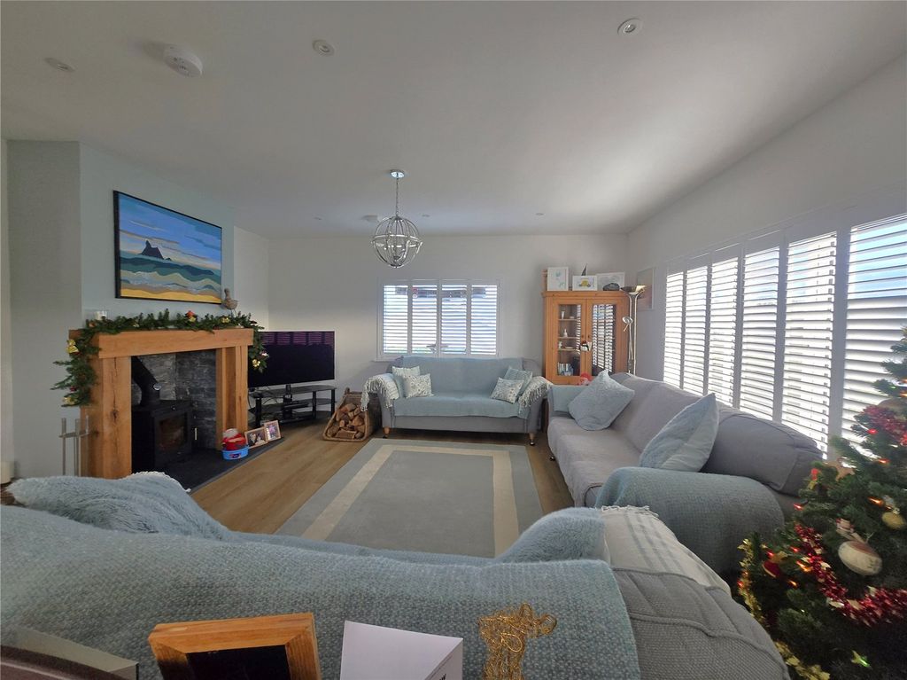 Property photo 2 of 35 Picture No. 19