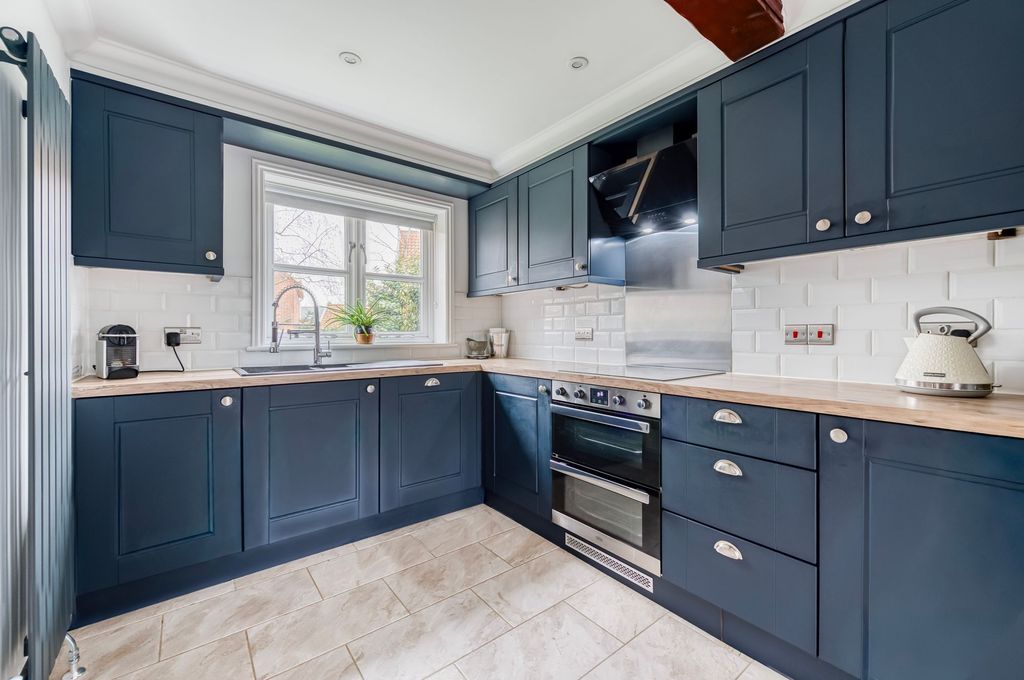 Property photo 3 of 22