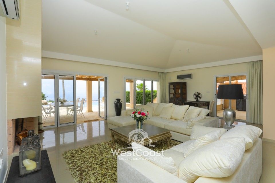 Property photo 2 of 49