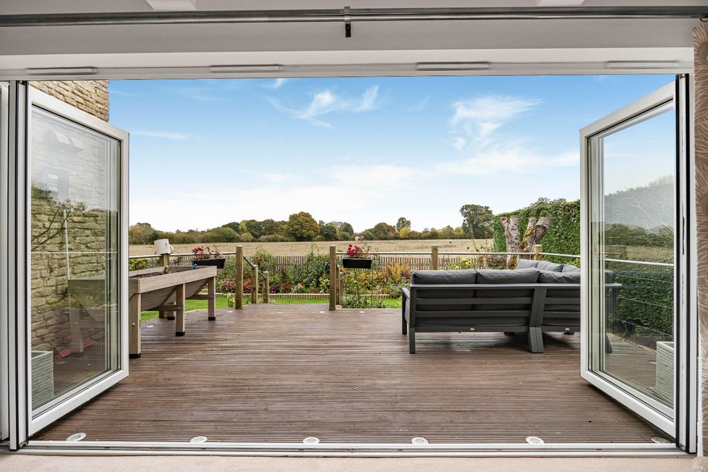 Property photo 1 of 21 Picture No. 09