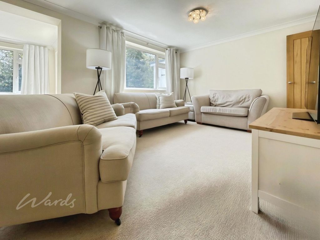 Property photo 2 of 13 Lounge