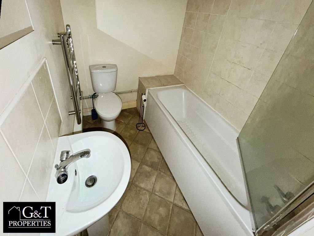 Property photo 3 of 12 Bathroom