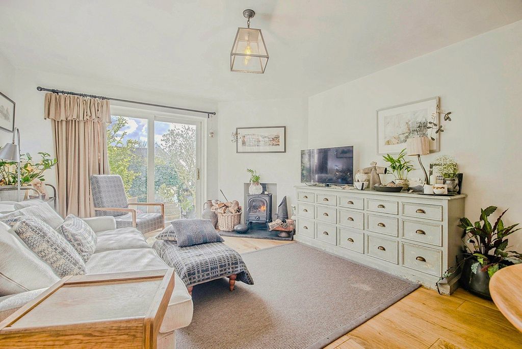 Property photo 2 of 25 Picture No. 35