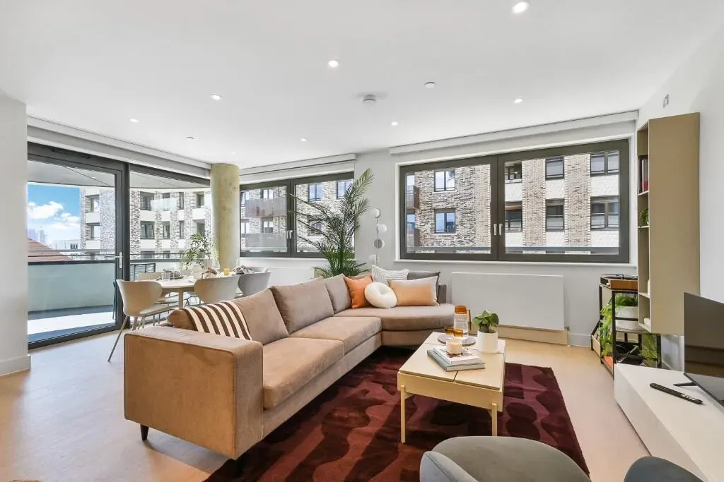 Property photo 1 of 21