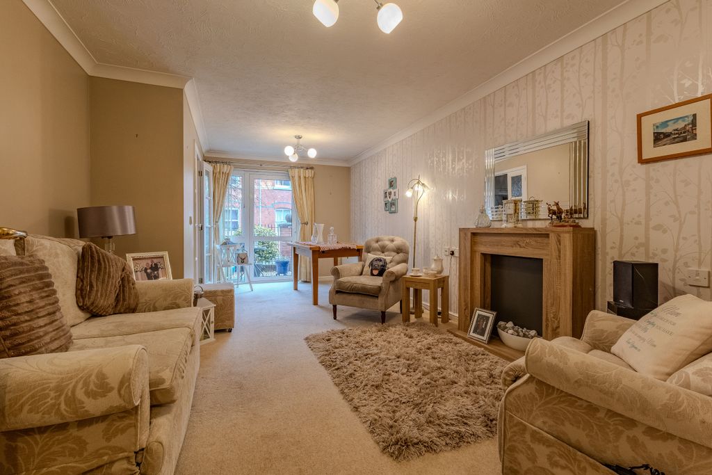 Property photo 2 of 10 Living Dining Room