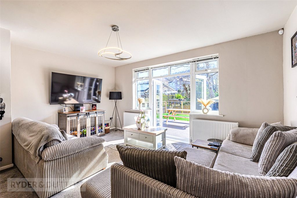 Property photo 2 of 20 Living Room