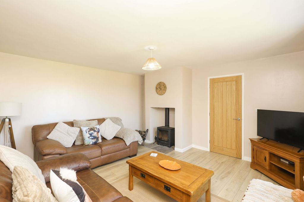 Property photo 3 of 35