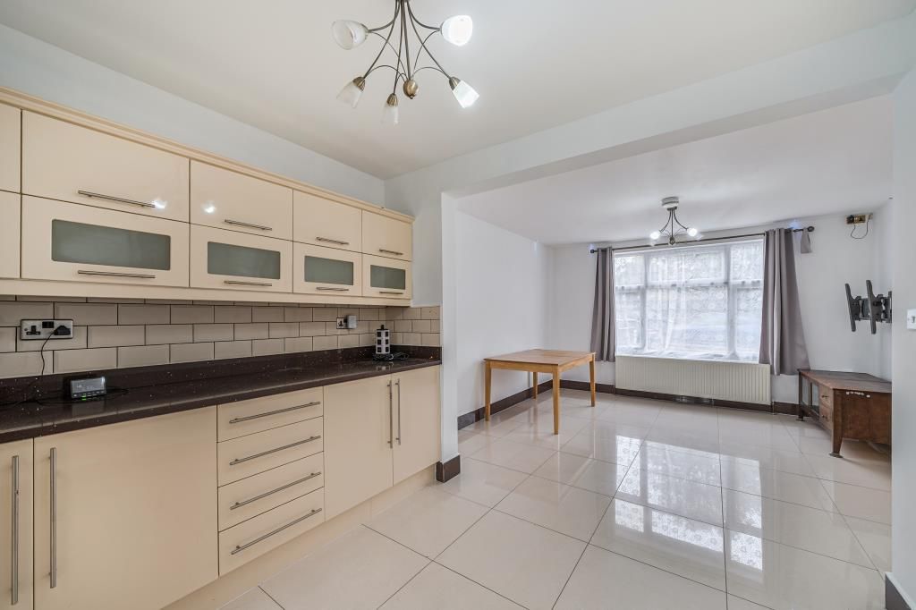 Property photo 3 of 14 Kitchen