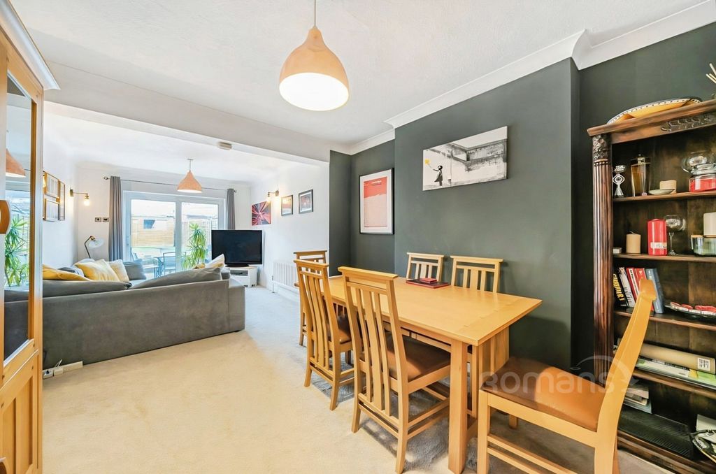 Property photo 3 of 28 Pbox-Img.Jpg