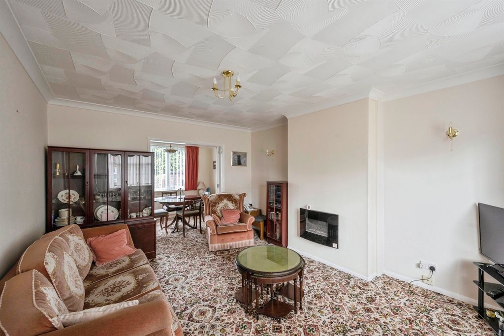 Property photo 2 of 22