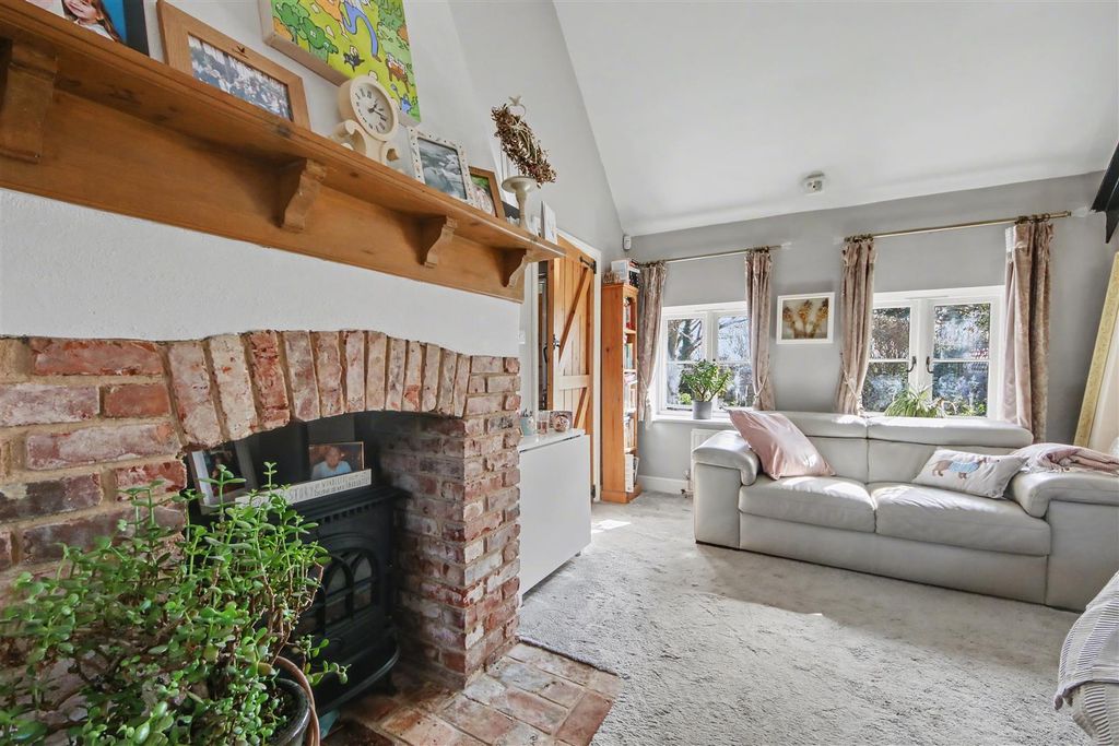 Property photo 1 of 16 Img_8575-Img_8579.Jpg