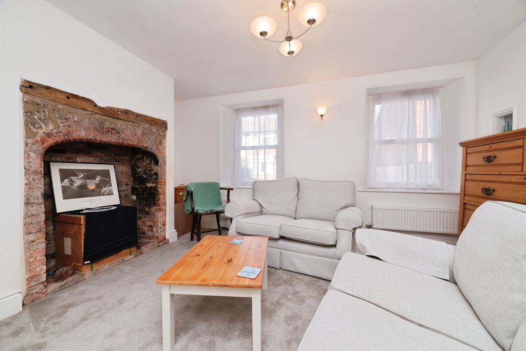 Property photo 3 of 17