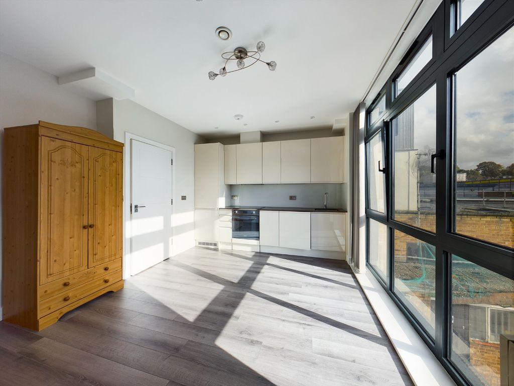 Property photo 2 of 12 3073323