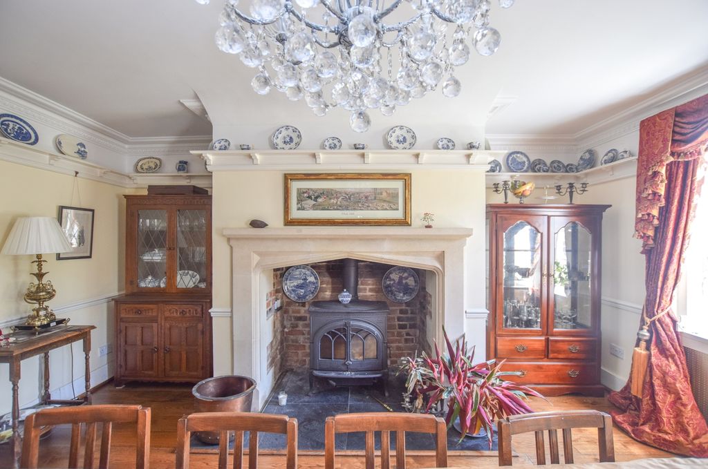 Property photo 3 of 51 Dining Room