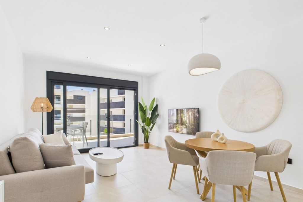 Property photo 2 of 45