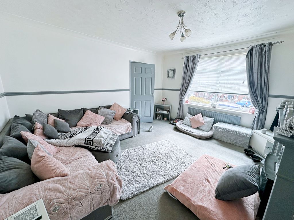 Property photo 2 of 32