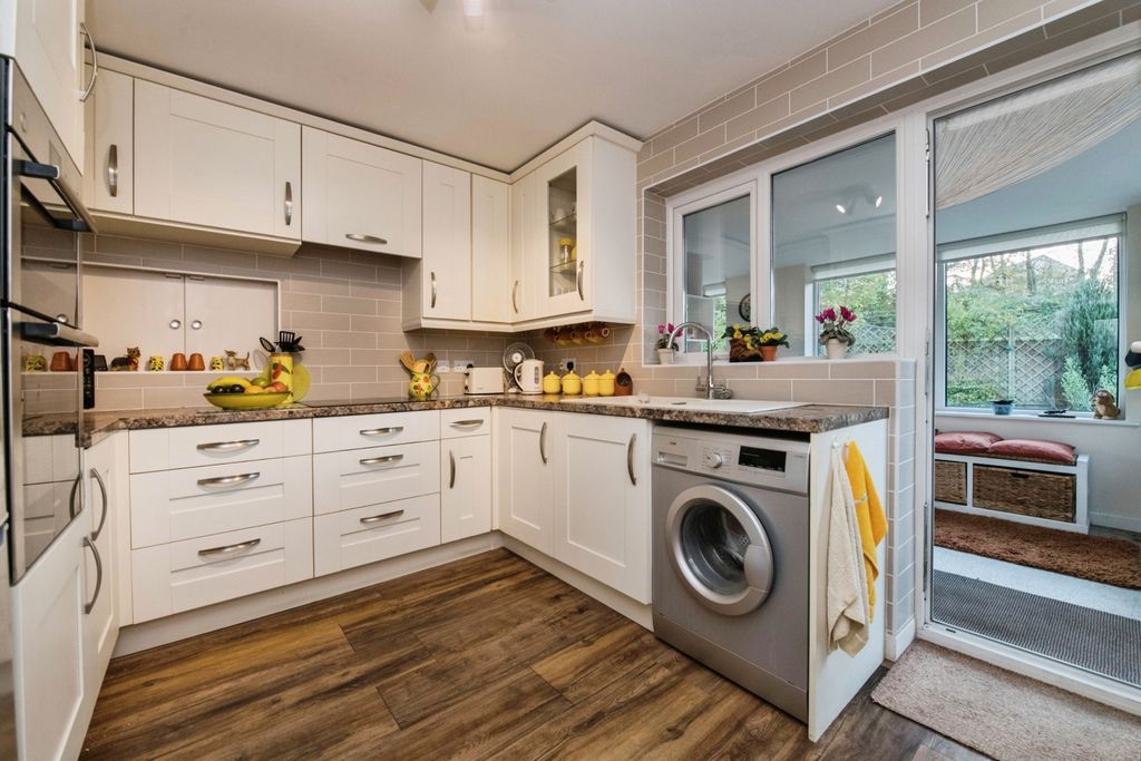 Property photo 2 of 21 Pbox-Img.Jpg