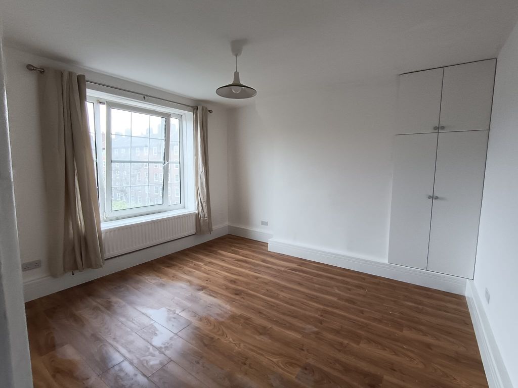 Property photo 2 of 11 Lounge