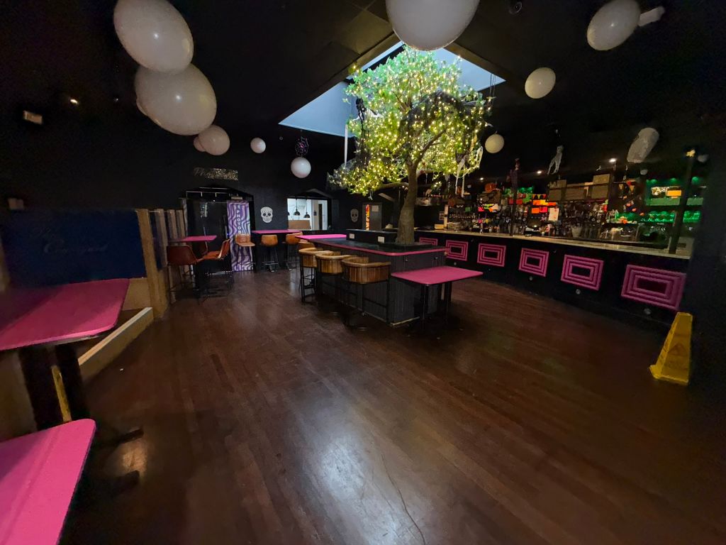 Property photo 3 of 17