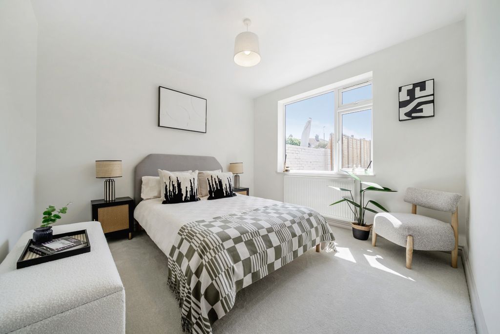 Property photo 3 of 20 1464941-8-6A16ccc...