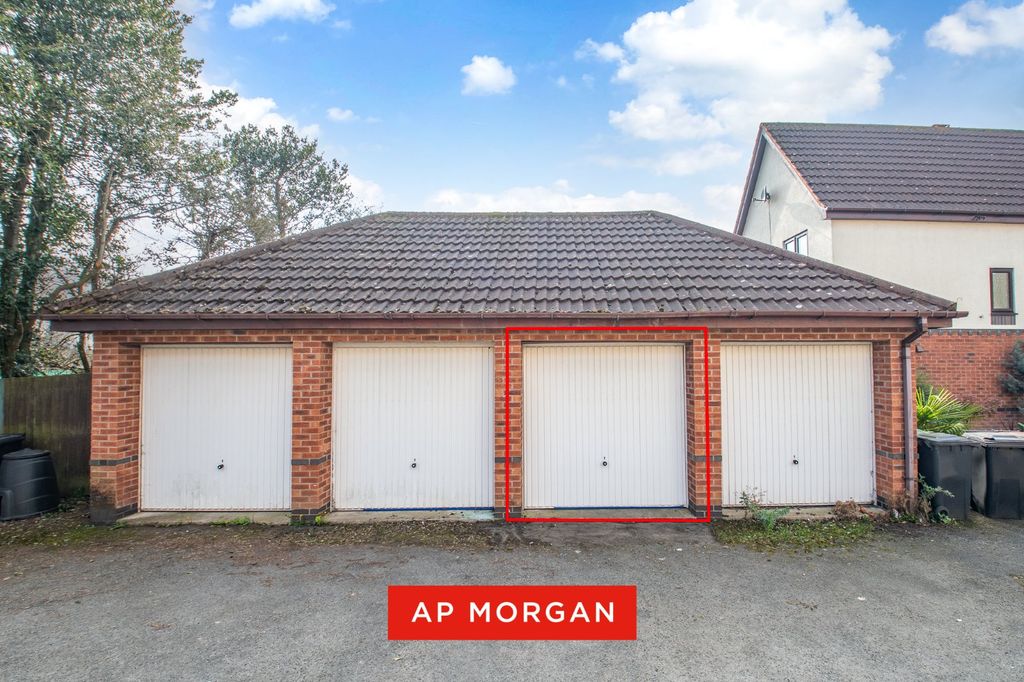 Property photo 2 of 17 Picture No. 20