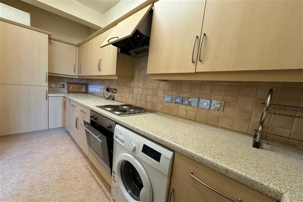 Property photo 3 of 5 Kitchen
