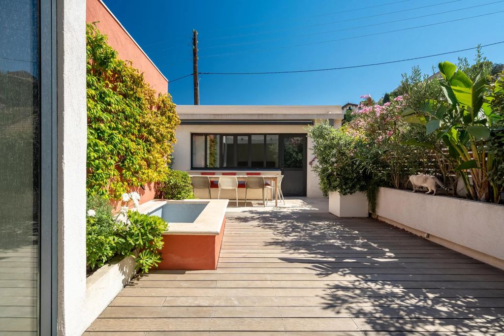 Property photo 3 of 24