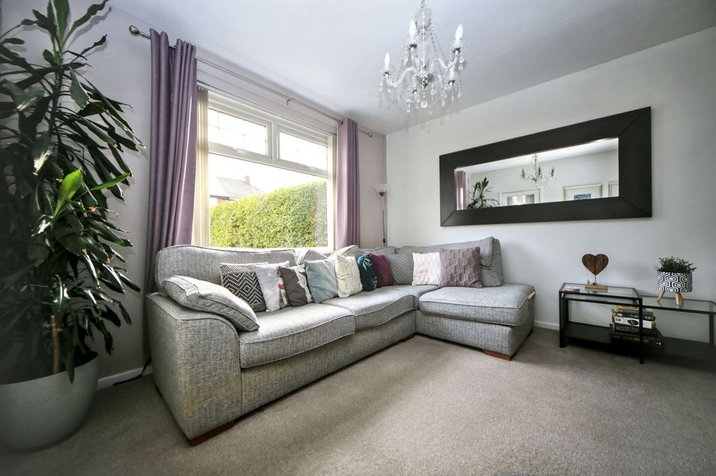 Property photo 2 of 25