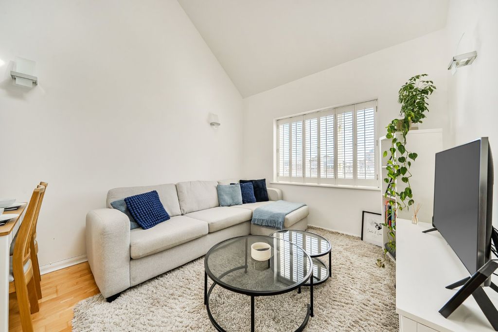 Property photo 2 of 13 Picture No. 17