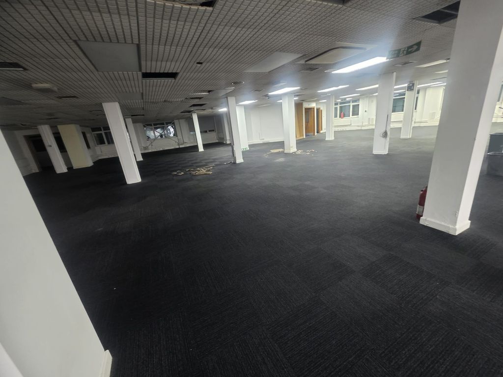 Property photo 3 of 28