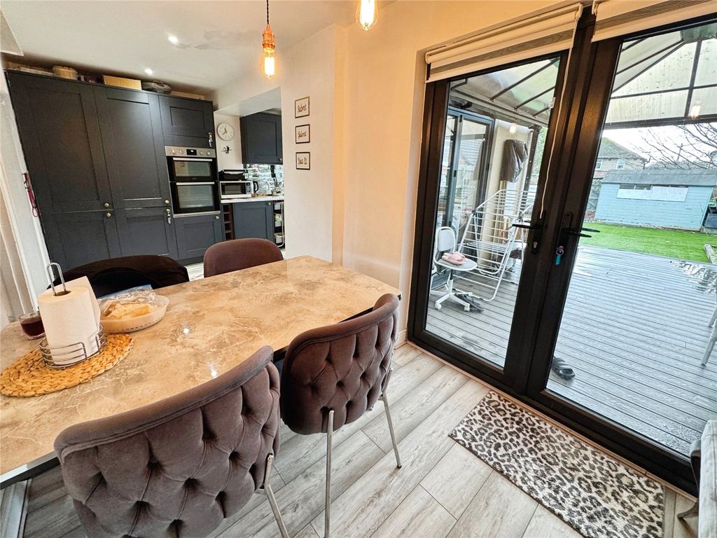 Property photo 3 of 15 Picture No. 12