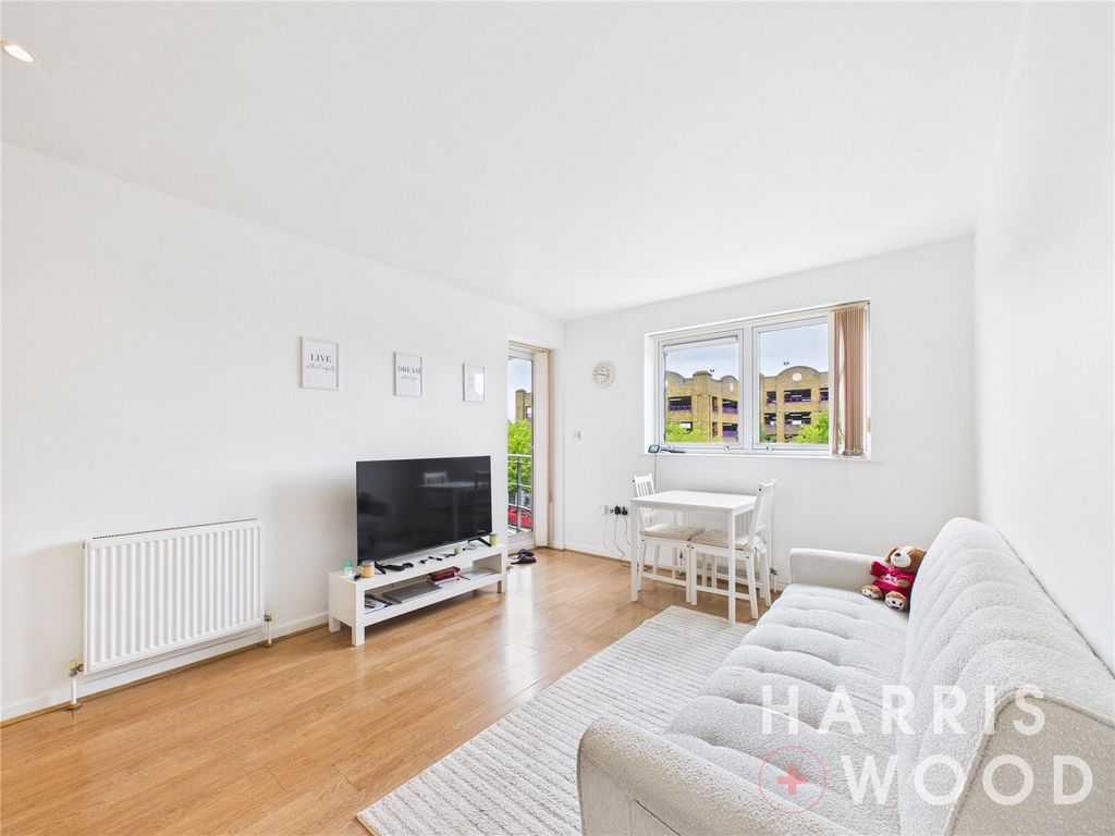Property photo 2 of 11 Picture No. 24