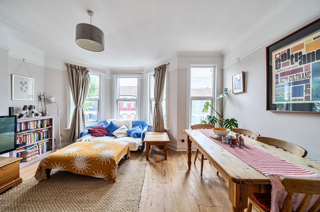 Property photo 3 of 13 1469873-16-6A1Da2...