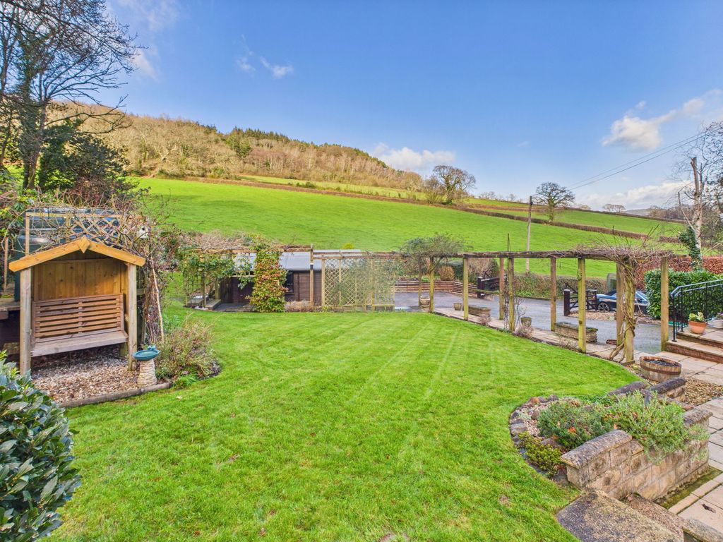 Property photo 2 of 20