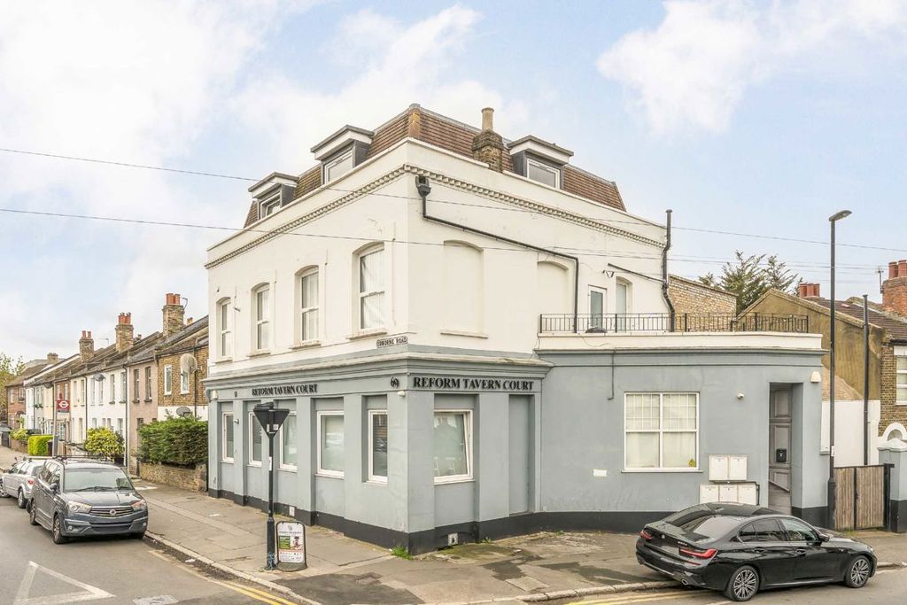 Property photo 1 of 6