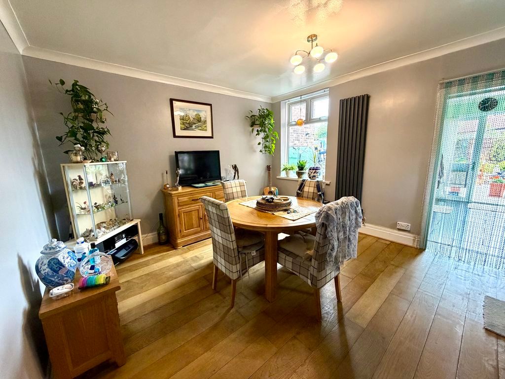 Property photo 3 of 11 Dining Room