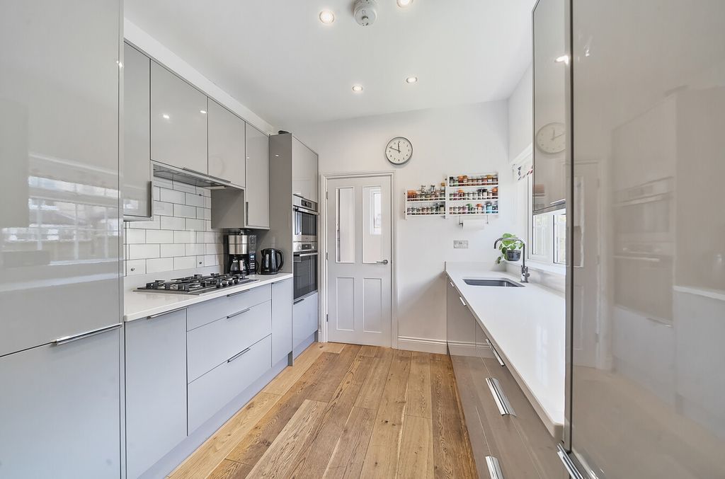 Property photo 3 of 20 1314935-8-685A93c...