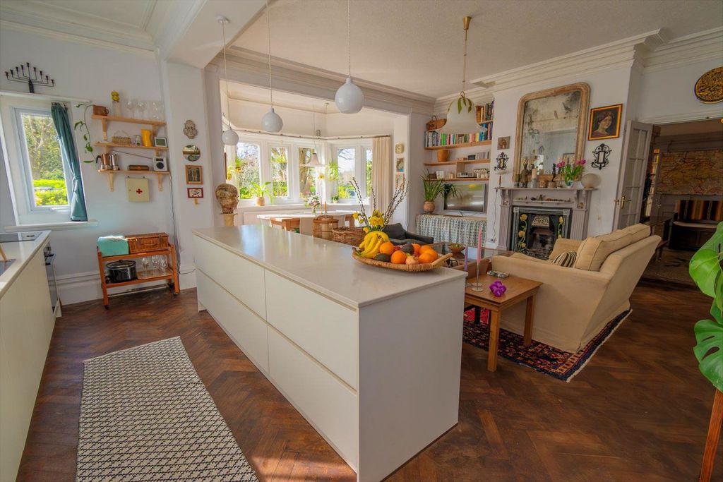 Additional image 4 of 3 bed flat for saleGrimston Gardens, Folkestone, Kent CT20