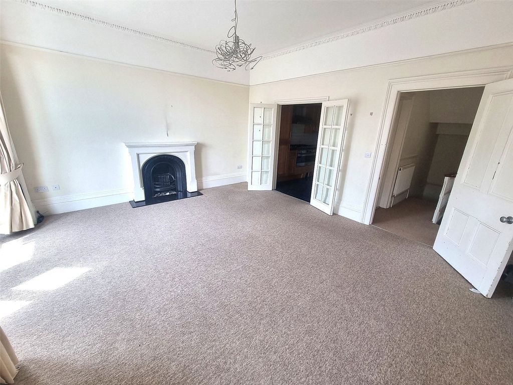 Property photo 3 of 13 Picture No. 32