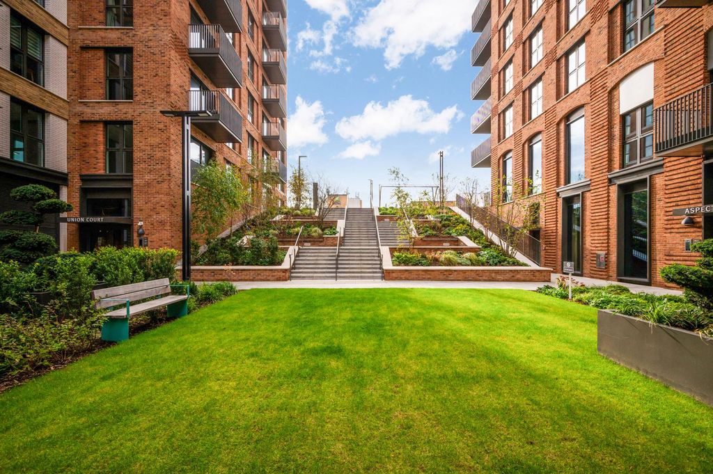 Property photo 3 of 4