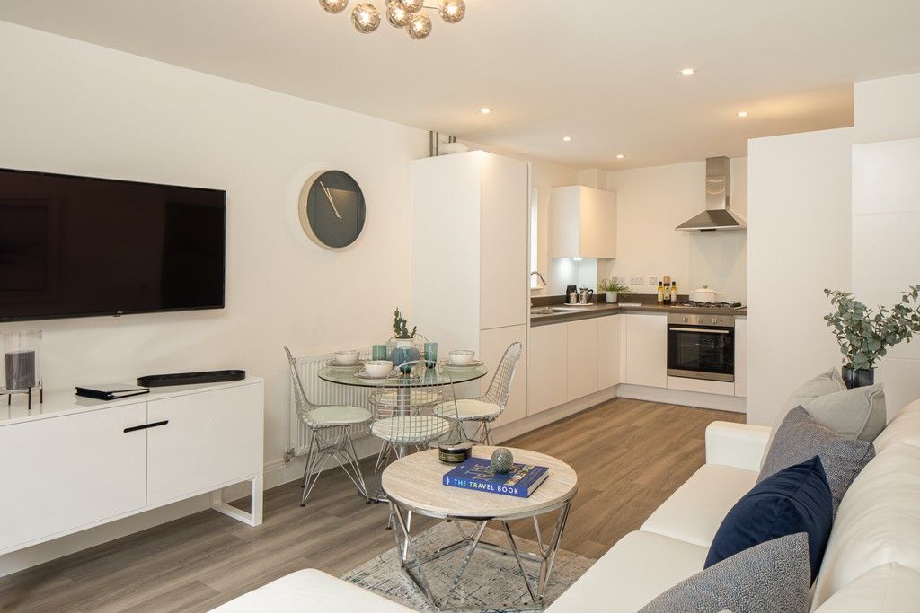 Property photo 2 of 6 Netherhall Gardens, Cambridge