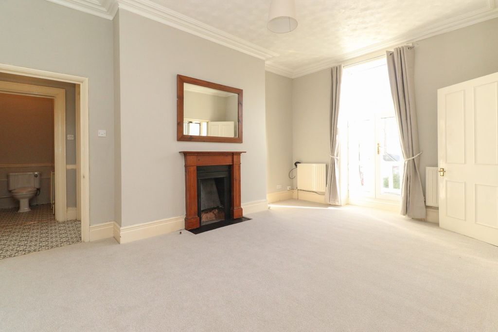 Property photo 2 of 13 Picture 2