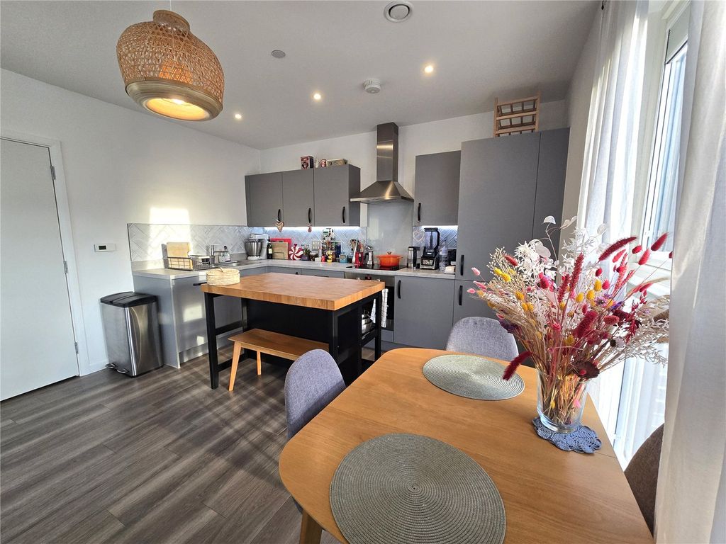 Property photo 3 of 16 Kitchen