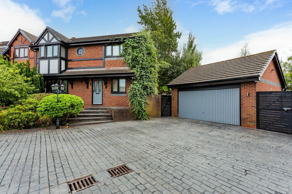 Property photo 1 of 33