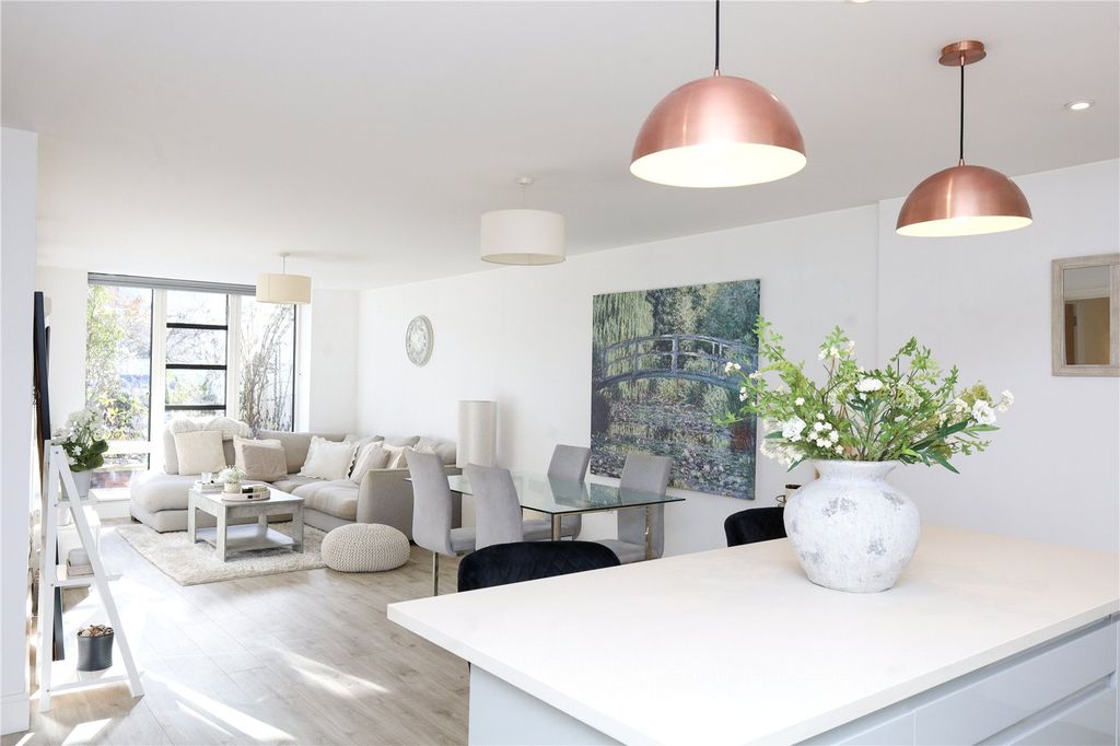 Property photo 3 of 13 Picture No. 33