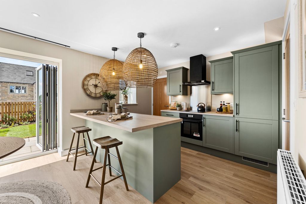 Property photo 3 of 36